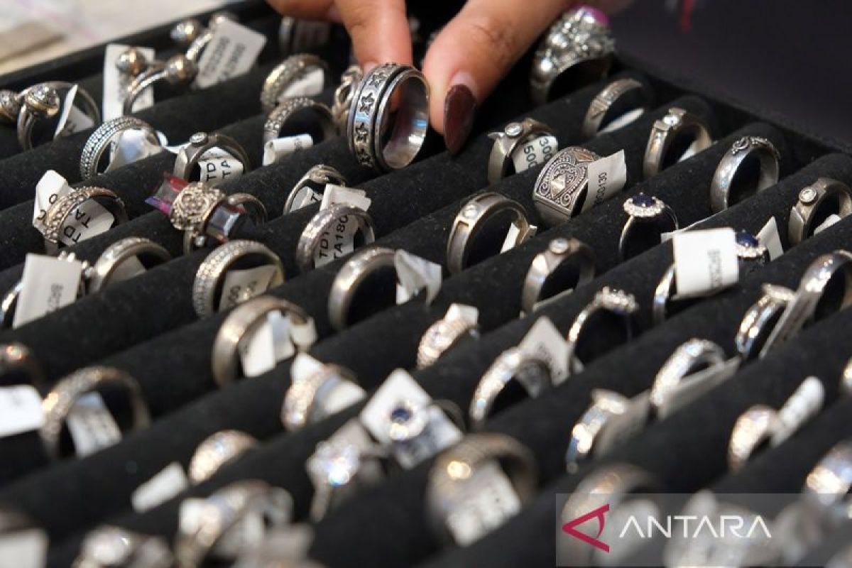 Perak sebagai Alternatif Investasi Logam Mulia